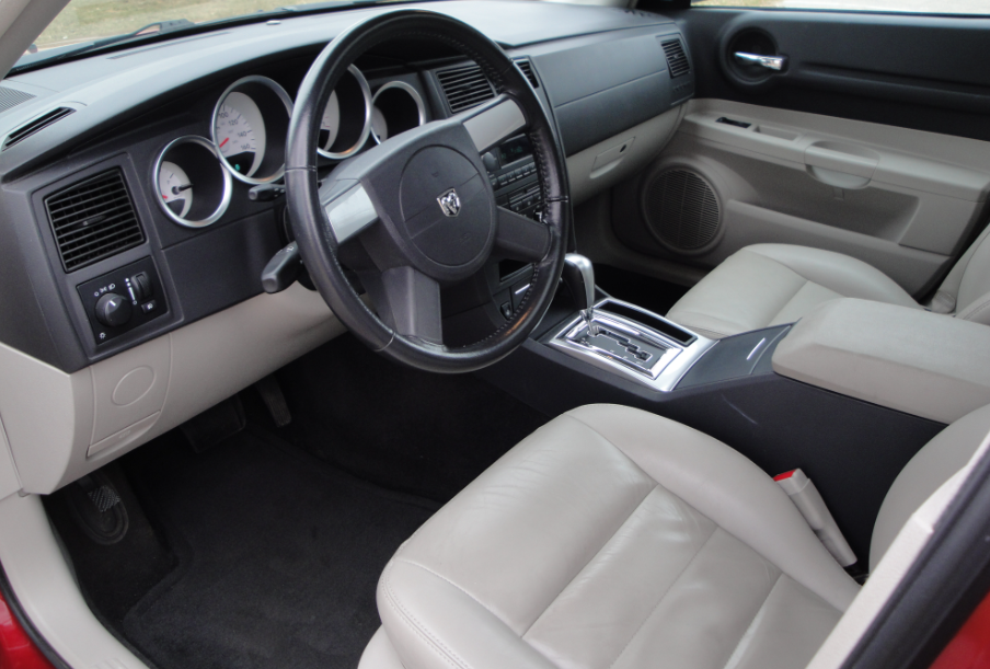 2024 Dodge Magnum Interior
