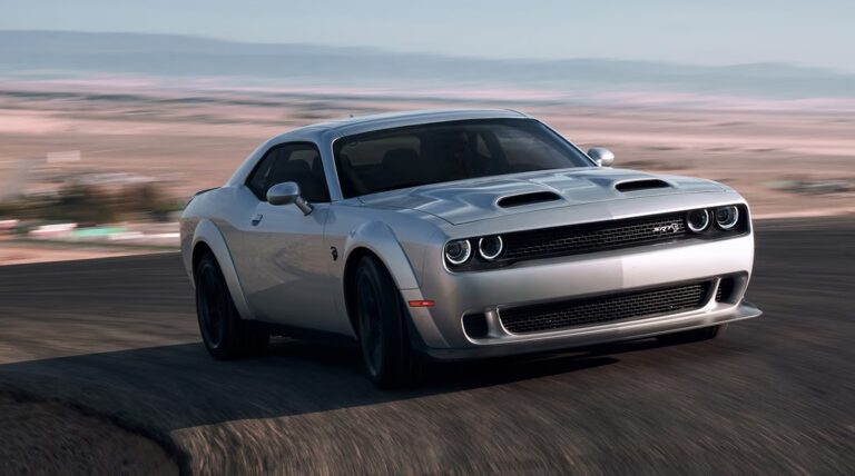 2025 Dodge Challenger Coupe Pictures