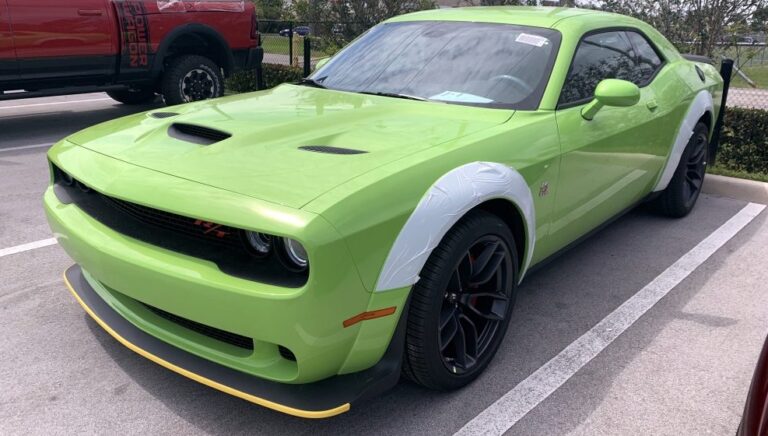 2025 Dodge Challenger RT Scat Pack Pictures