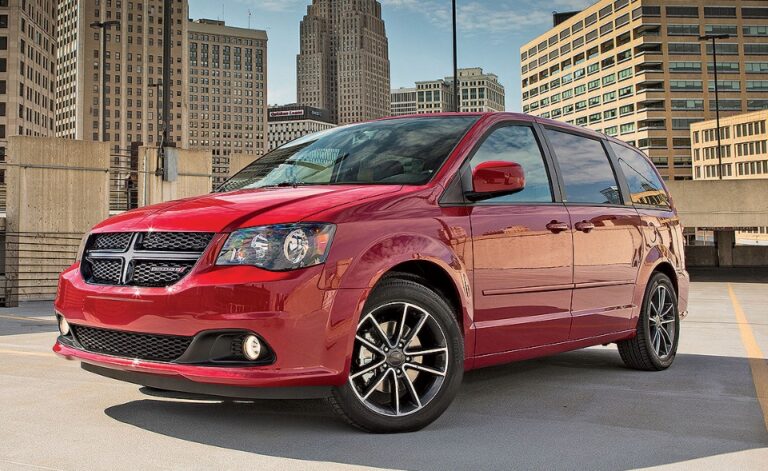 2025 Dodge Grand Caravan Pictures