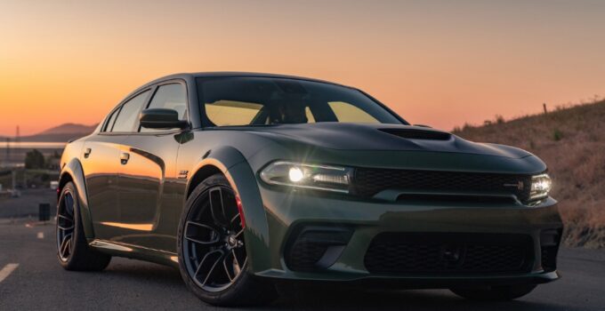 2025 Dodge Charger Sedan Pictures