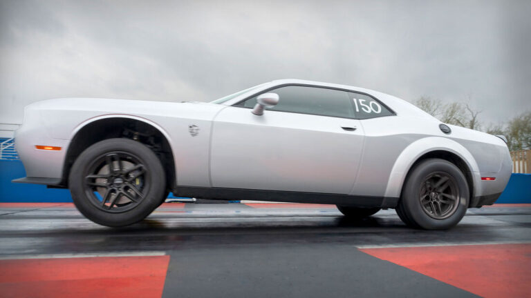 2026 Dodge Challenger SRT Hellcat: A Muscle Car Masterpiece