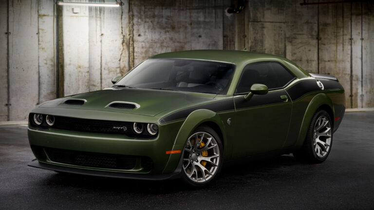 2026 Dodge Challenger SRT Hellcat Widebody: The Epitome of American Muscle